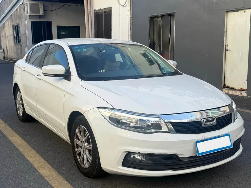 Qoros 3 — фото 3