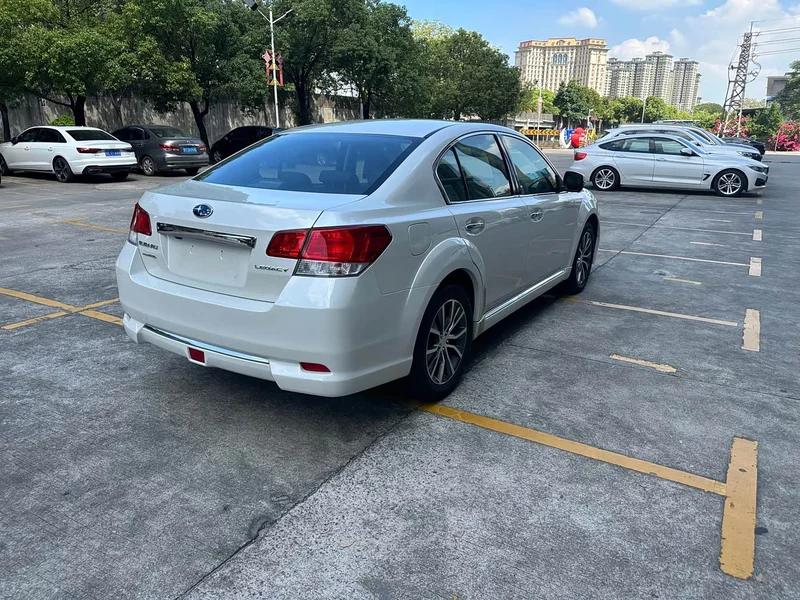 Subaru Legacy — фото 5