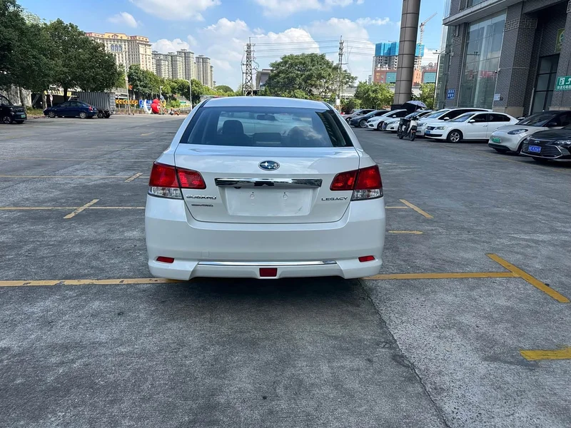 Subaru Legacy — фото 6