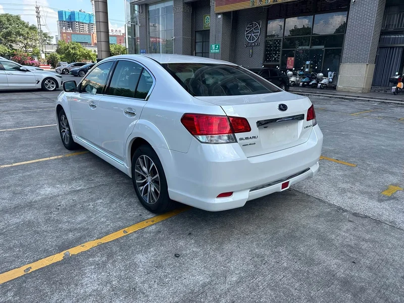 Subaru Legacy — фото 7
