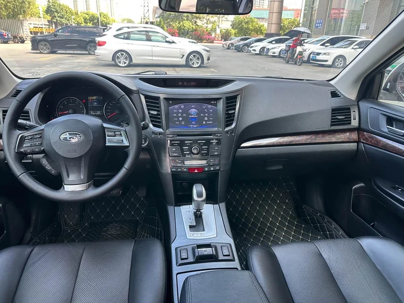 Subaru Legacy — фото 10