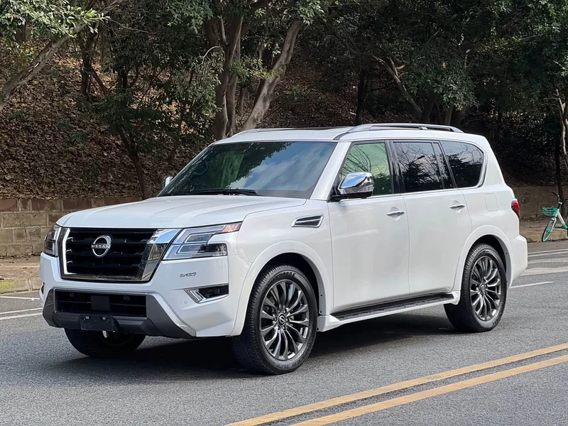 Nissan Patrol — фото 1