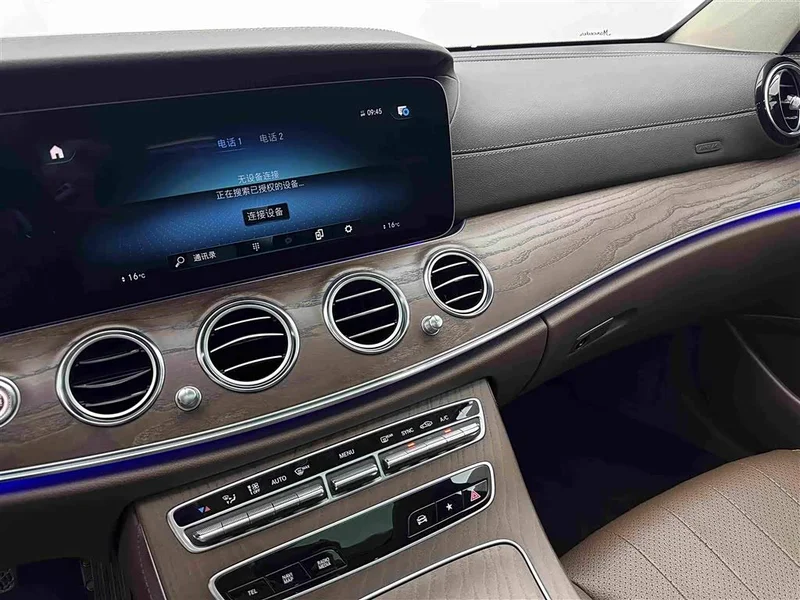 Mercedes-Benz E-Class — фото 12