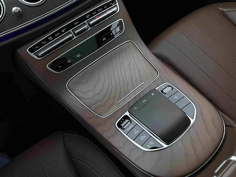 Mercedes-Benz E-Class — фото 13