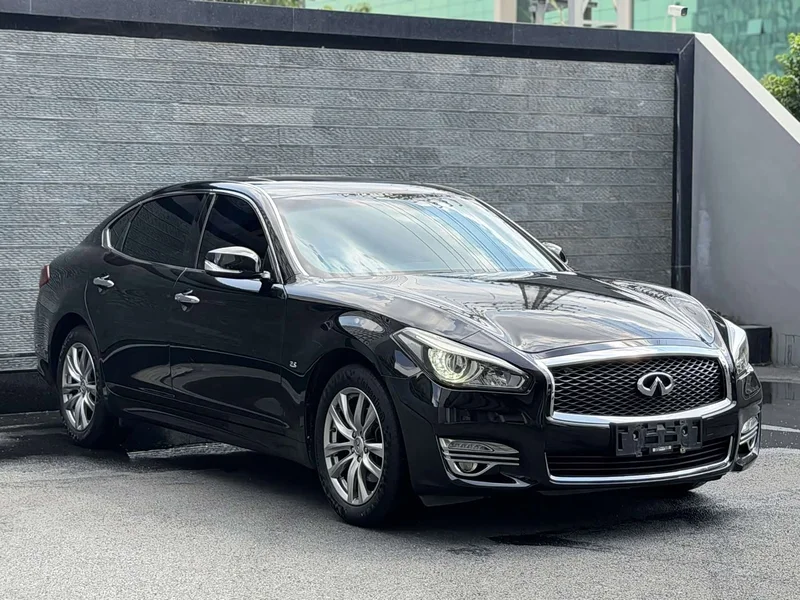 Infiniti Q70 — фото 3