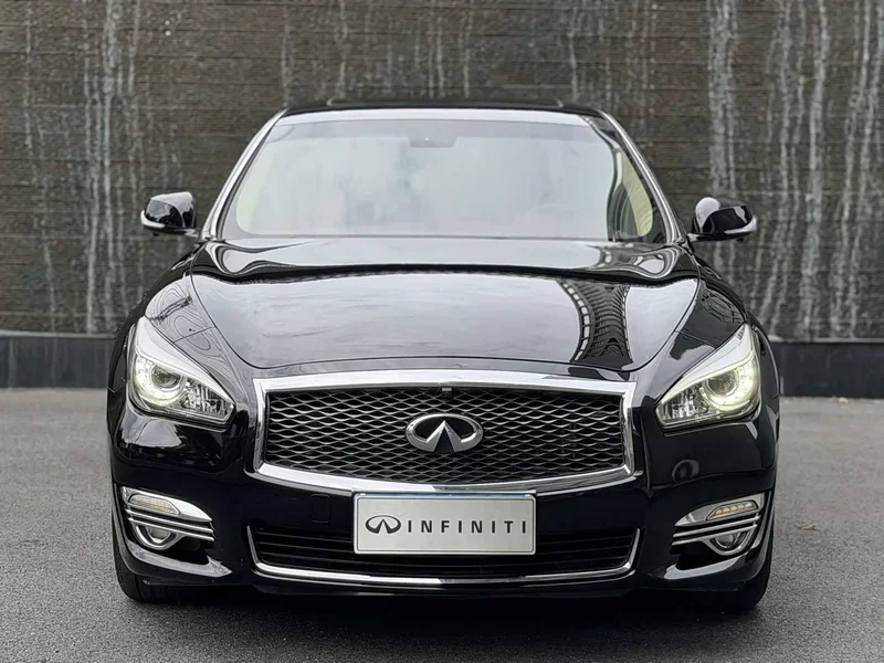 Infiniti Q70 — фото 2