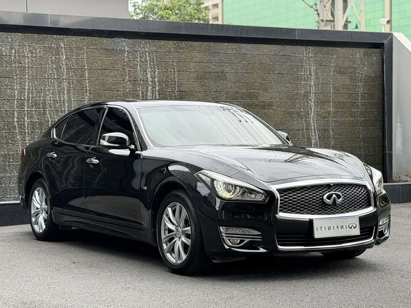 Infiniti Q70 — фото 3
