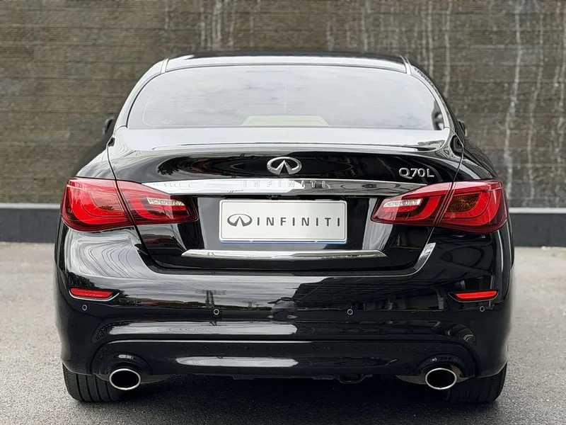Infiniti Q70 — фото 9