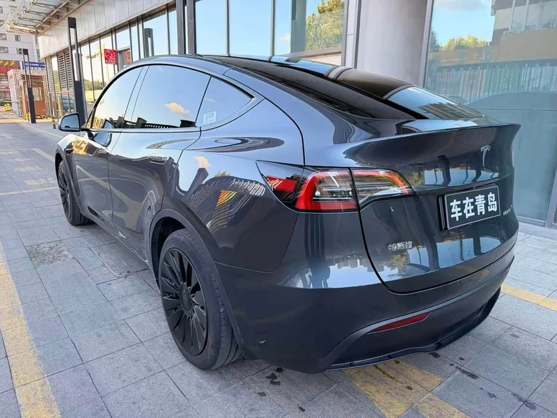 Tesla Model Y — фото 13