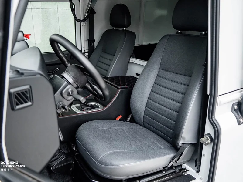 Land Rover Defender — фото 11