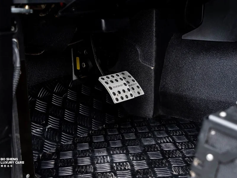 Land Rover Defender — фото 13