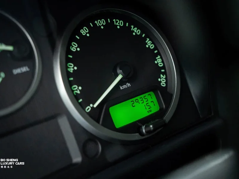 Land Rover Defender — фото 14
