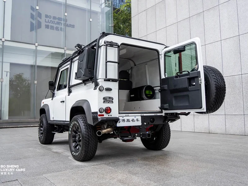 Land Rover Defender — фото 16