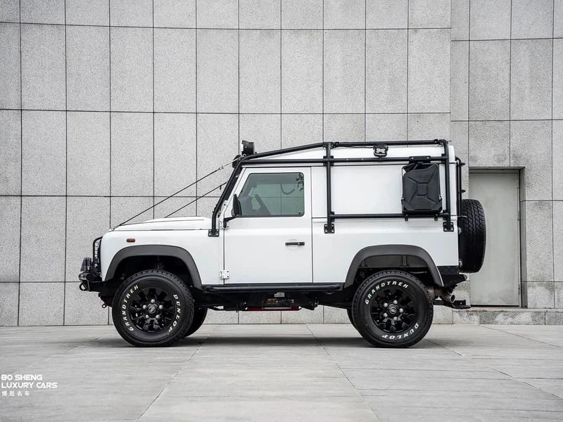 Land Rover Defender — фото 4