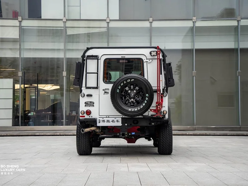 Land Rover Defender — фото 6