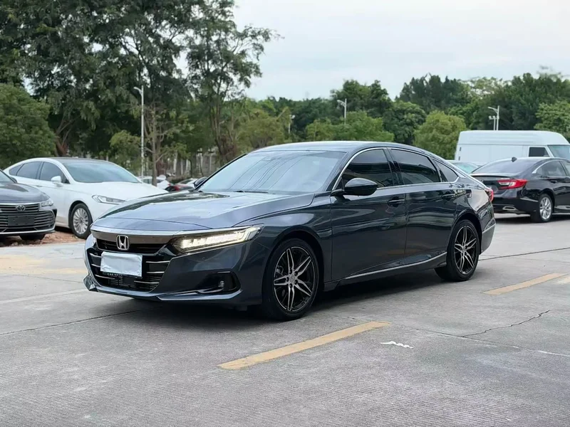 Honda Accord — фото 1