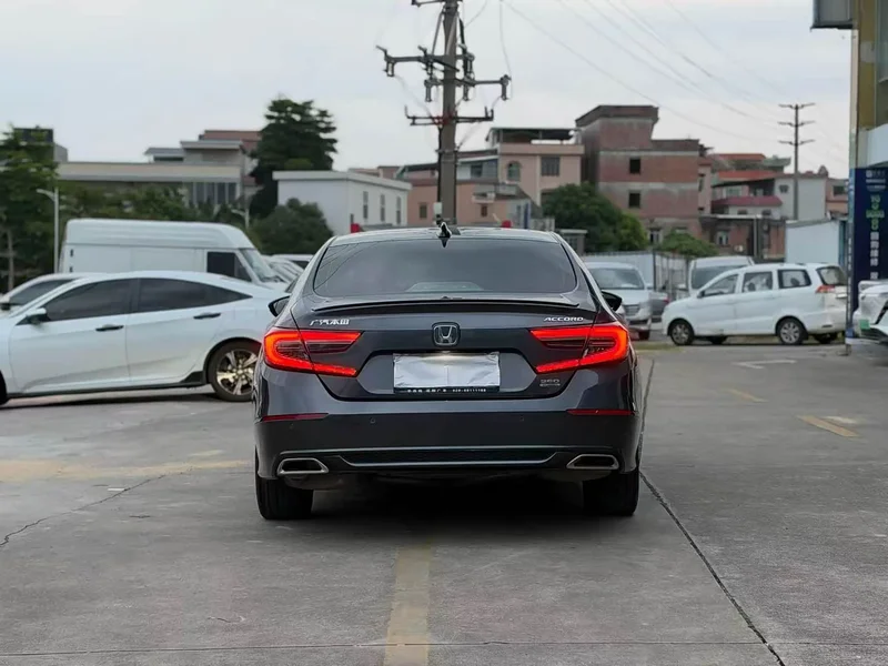 Honda Accord — фото 8