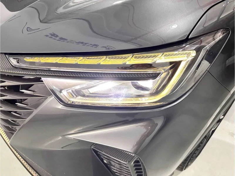 Roewe RX5 New Energy — фото 15