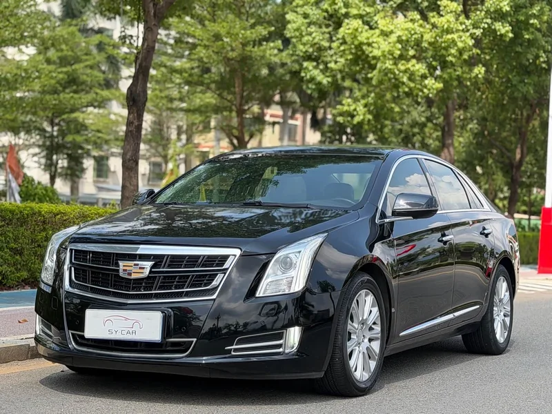 Cadillac XTS — фото 1