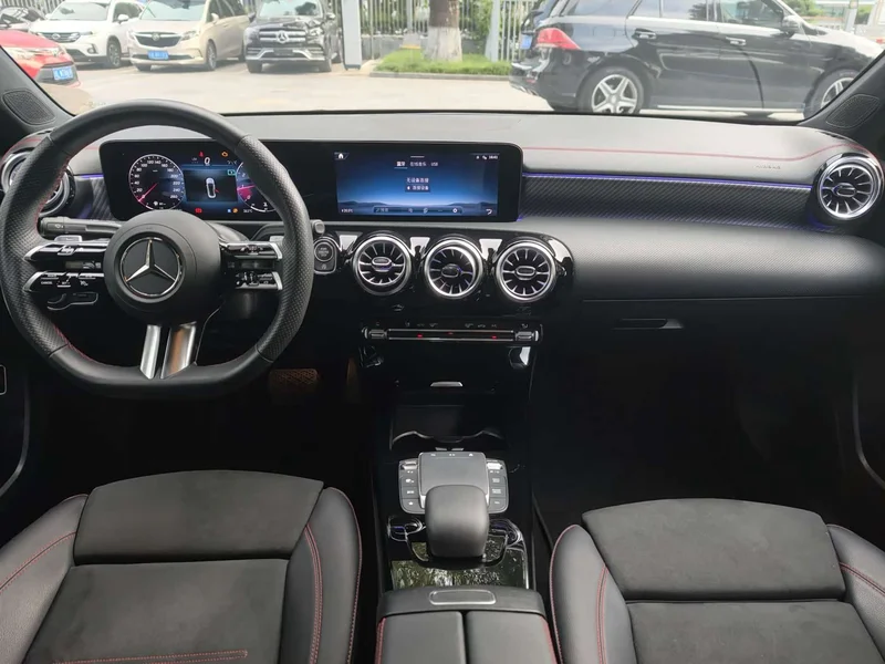 Mercedes-Benz A-Class — фото 11