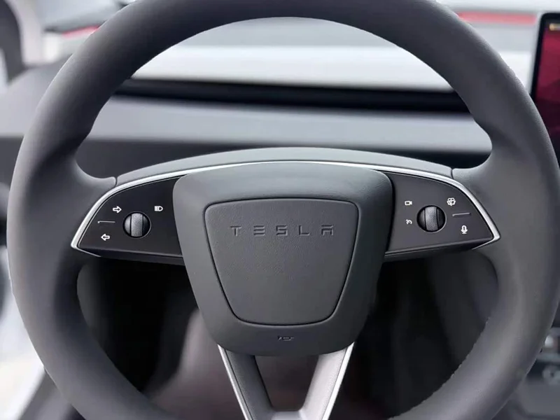 Tesla Model 3 — фото 14