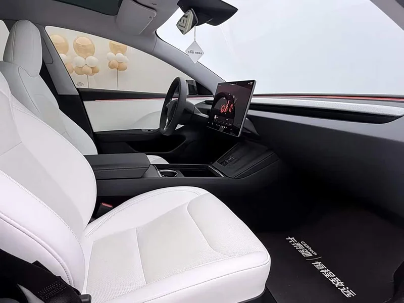 Tesla Model 3 — фото 18