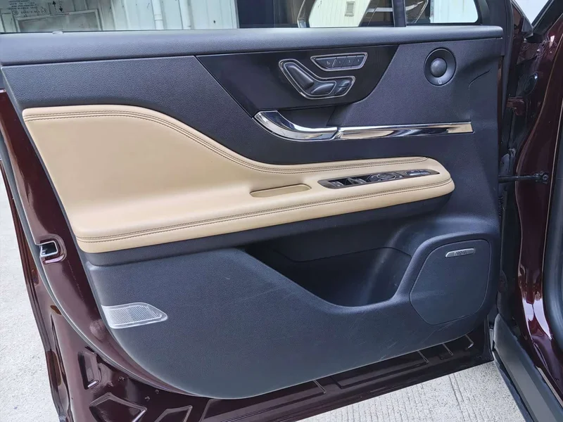 Jeep Renegade — фото 13
