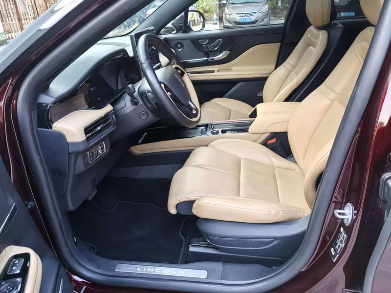 Jeep Renegade — фото 14