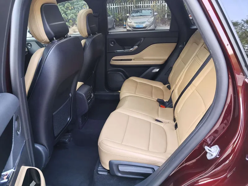 Jeep Renegade — фото 15