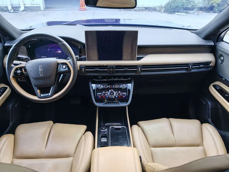 Jeep Renegade — фото 18