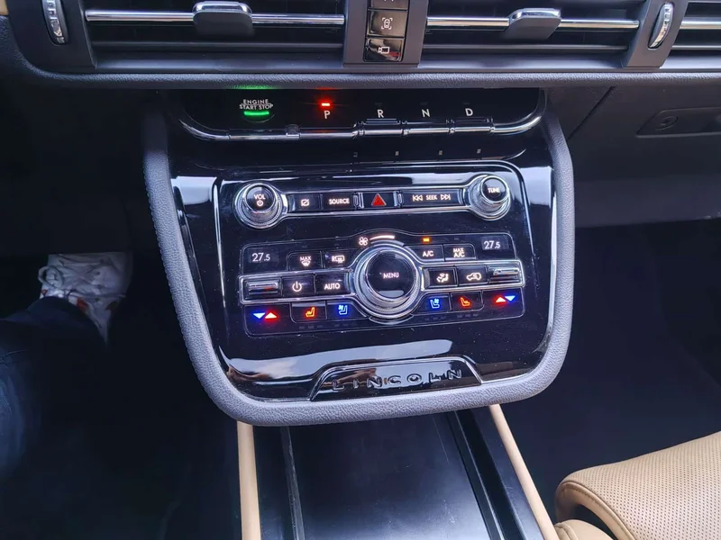 Jeep Renegade — фото 21