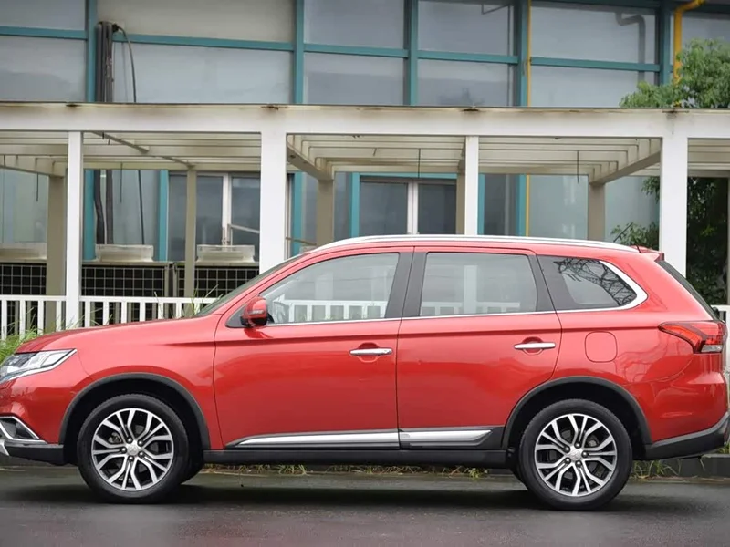 Mitsubishi Outlander — фото 2