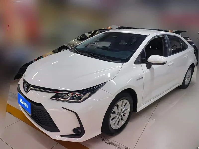 Toyota Corolla — фото 1