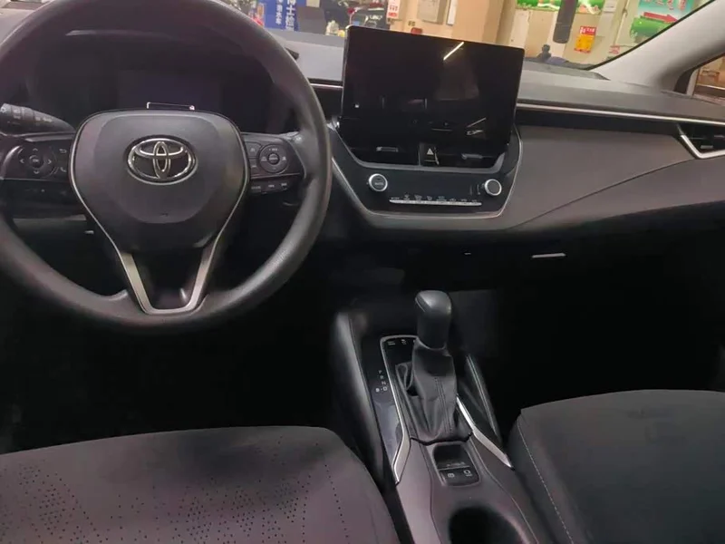 Toyota Corolla — фото 12