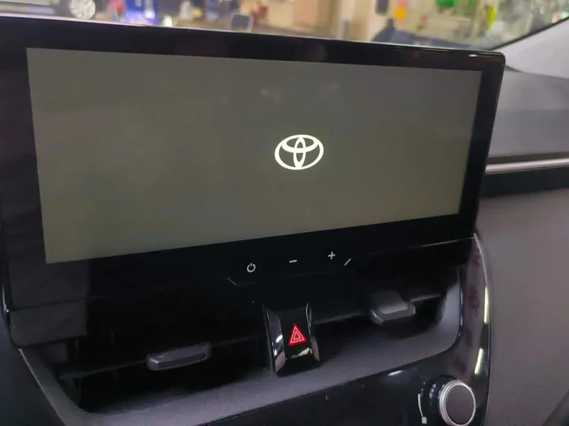 Toyota Corolla — фото 13