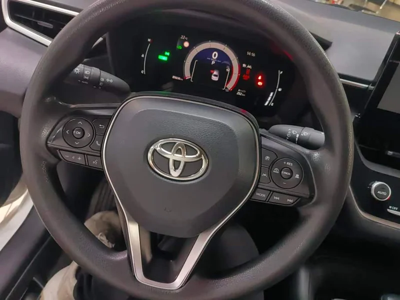 Toyota Corolla — фото 15
