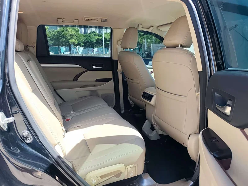 Toyota Highlander — фото 16