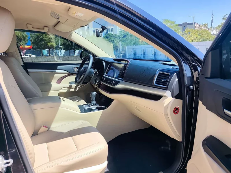 Toyota Highlander — фото 17