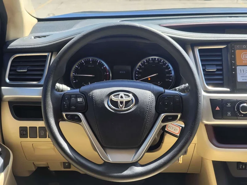 Toyota Highlander — фото 21