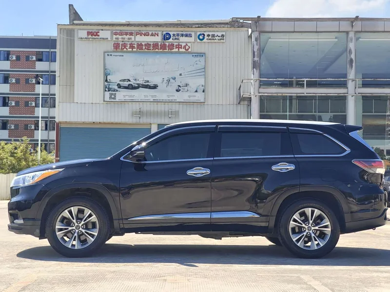 Toyota Highlander — фото 4