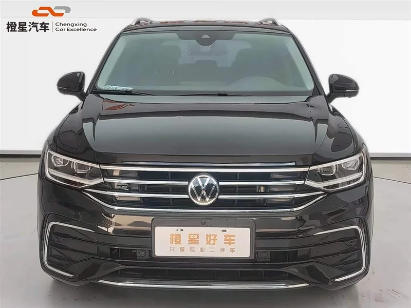 Volkswagen Tiguan L — фото 2