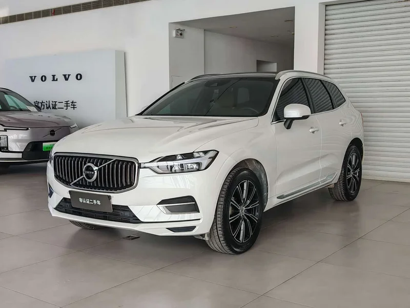 Volvo XC60 — фото 1