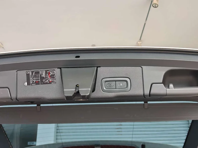 Volvo XC60 — фото 20
