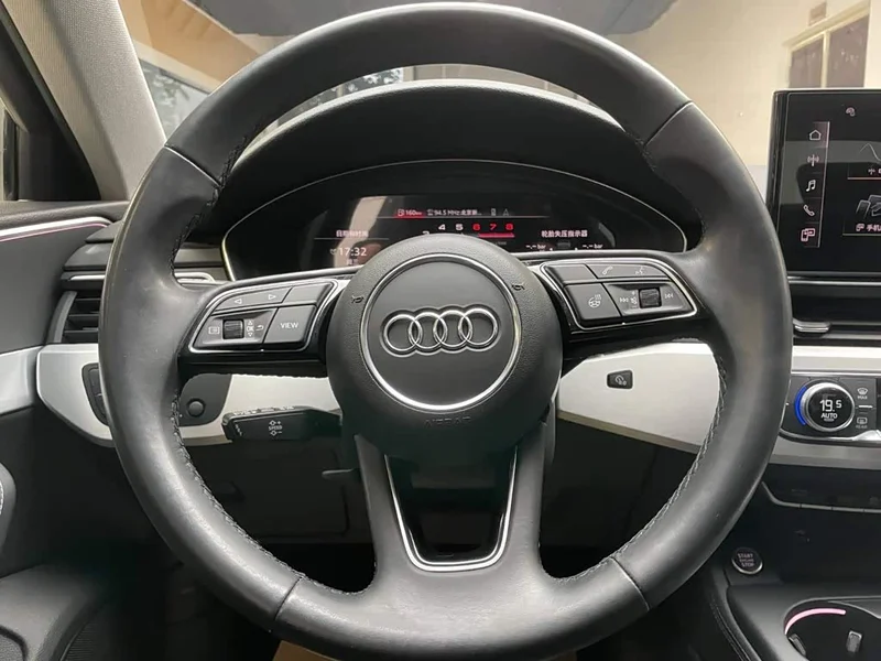 Audi A4L — фото 12