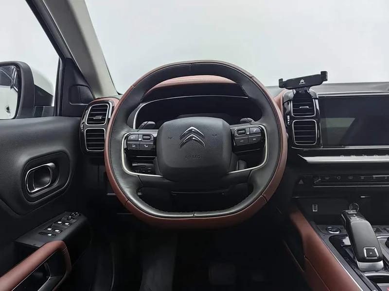 Peugeot C5 Aircross — фото 11