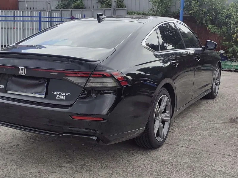 Honda Accord — фото 10