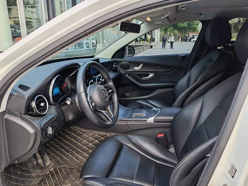 Mercedes-Benz C-Class — фото 17