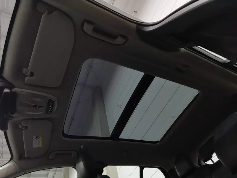Volvo XC40 — фото 14