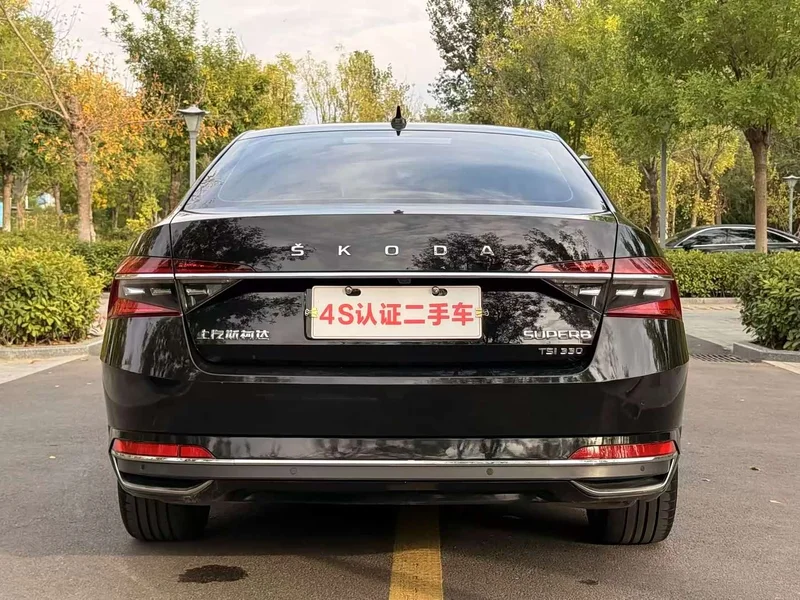 Skoda Superb — фото 12