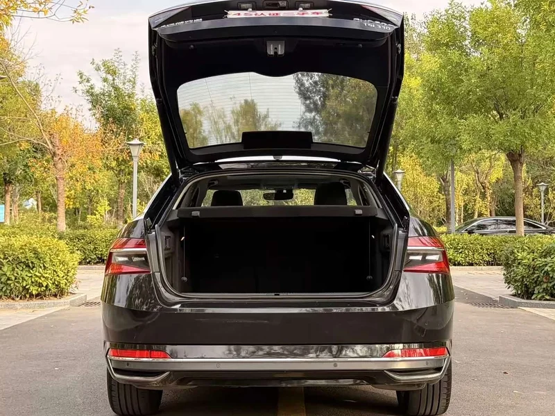 Skoda Superb — фото 14